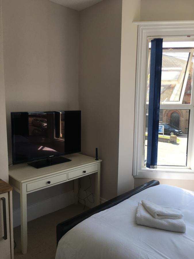 מלון קלקטון און סי Elris Essex House מראה חיצוני תמונה